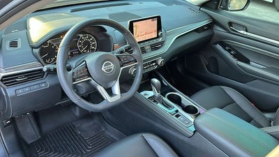 2021 Nissan Altima 2.5 Platinum ILLUMINATED KICK PLATES